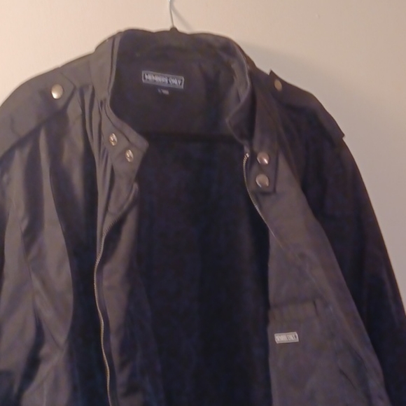 Jacket - Picture 4 of 4